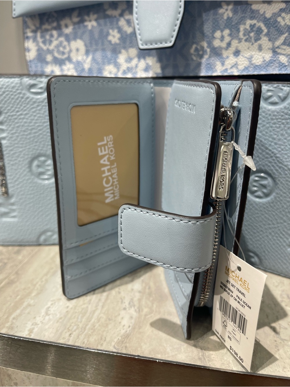Michael Kors JST Md Logo Debossed Bifold Bilfold Compact Wallet
Pale Ocean
NWT - Picture 9 of 16